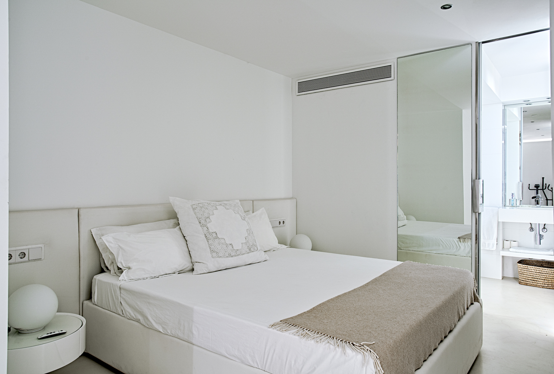Resa Estates Ibiza villa rental skyhigh house bedroom 4.jpg